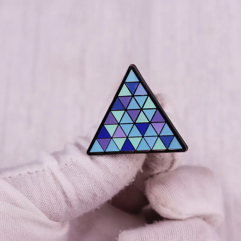 Брошь в виде человека из Детройта брошь под легендой треугольник конический