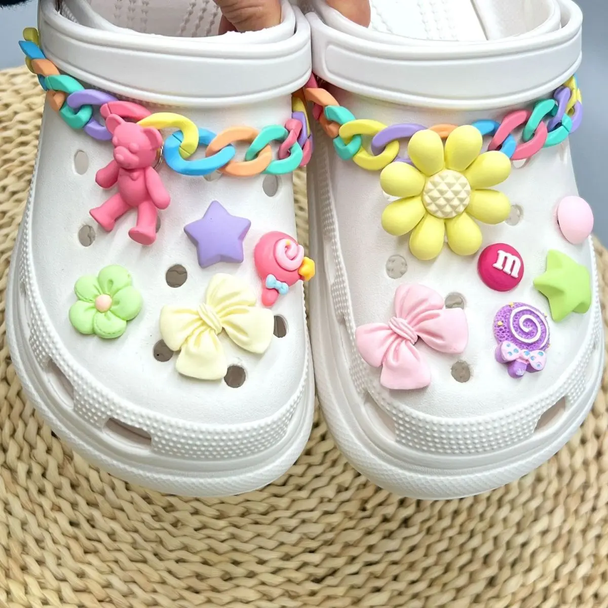 

2022 New Hot Sale Colorful Chain Bear Flower Set Lovely Accessories Cute Designer Charms Beautiful Croc Charms Designer for Gift