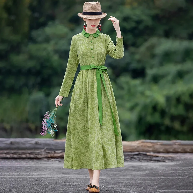 Большое женское зеленое платье весеннее приталенное в национальном ретро-стиле