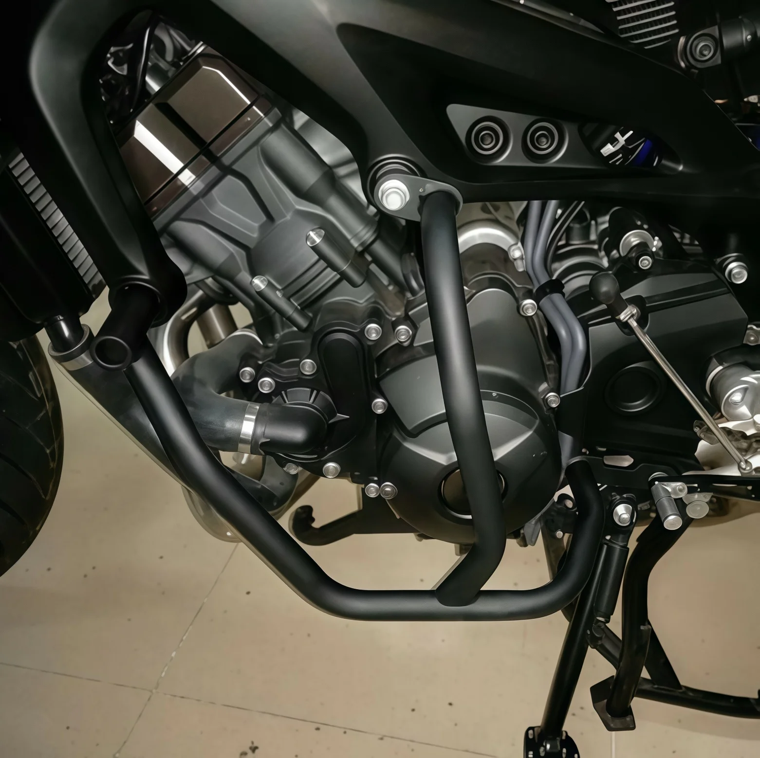 Защита двигателя и боковых баков для мотоциклов Yamaha MT-09, XSR900, MT09 Tracer, FJ-09, FZ-09 (2015-2020) (art.: 3920d3bad8ea8) - 3920d3bad8ea8