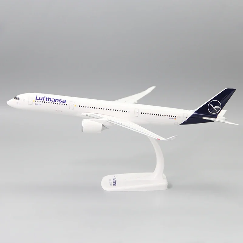 Фото Масштаб 1/200 Европа McDonnell Douglas MD-11 Lufthansa Cargo Airlines/A350-900 Lufthansa Airlines в сборе, модель самолета №4