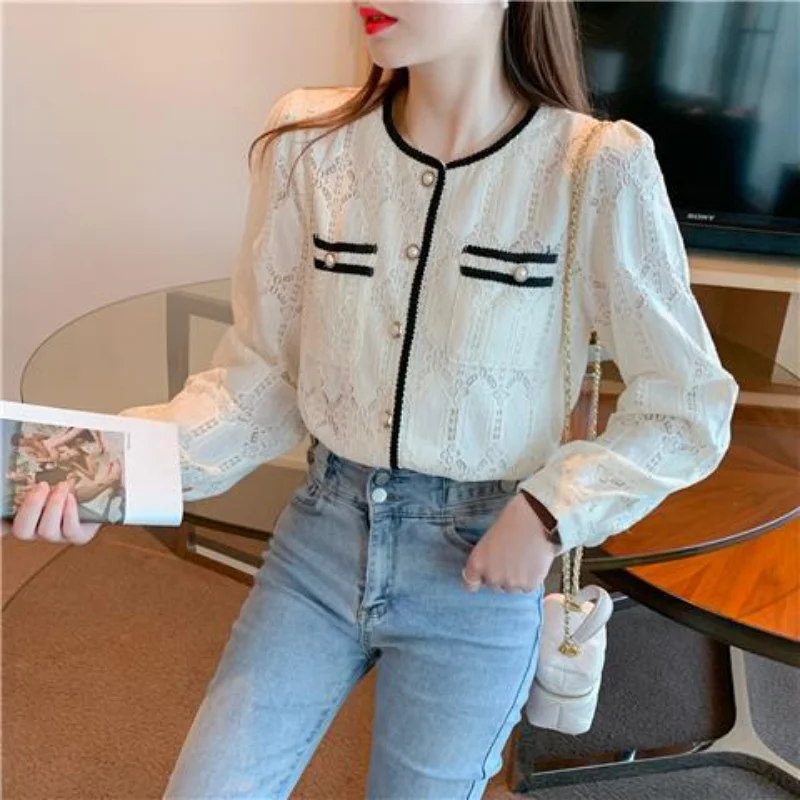 

Spring Autumn Korean Style O-Neck Shirt Women Top Classic Style Hollow Out Lace Loose Fashion Long Sleeve Shirts for Women