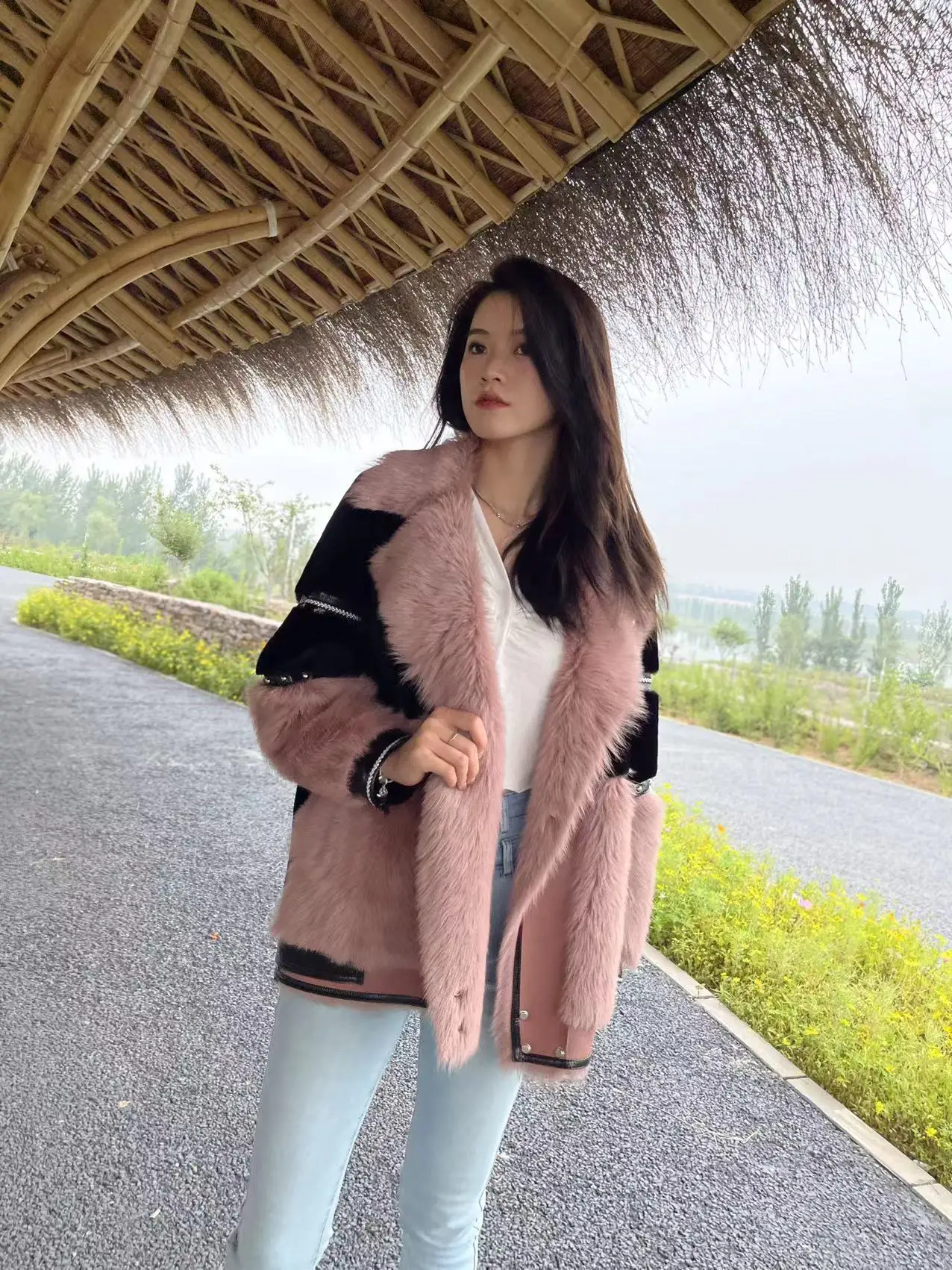

2022 Women's Winter Coat Real Fur Jacket Style With Grey Tuscan Collar Style And Temperature Coexist Loose Big Brand Design