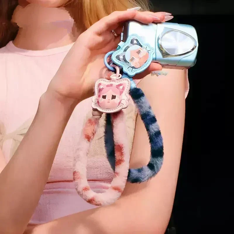 Фото Новая оригинальная серия POP MART Blind Box CRYBABY Wild but Cutie: Брелок для телефона, подвеска-сюрприз, фигурки, куклы, подарок для девочек №5