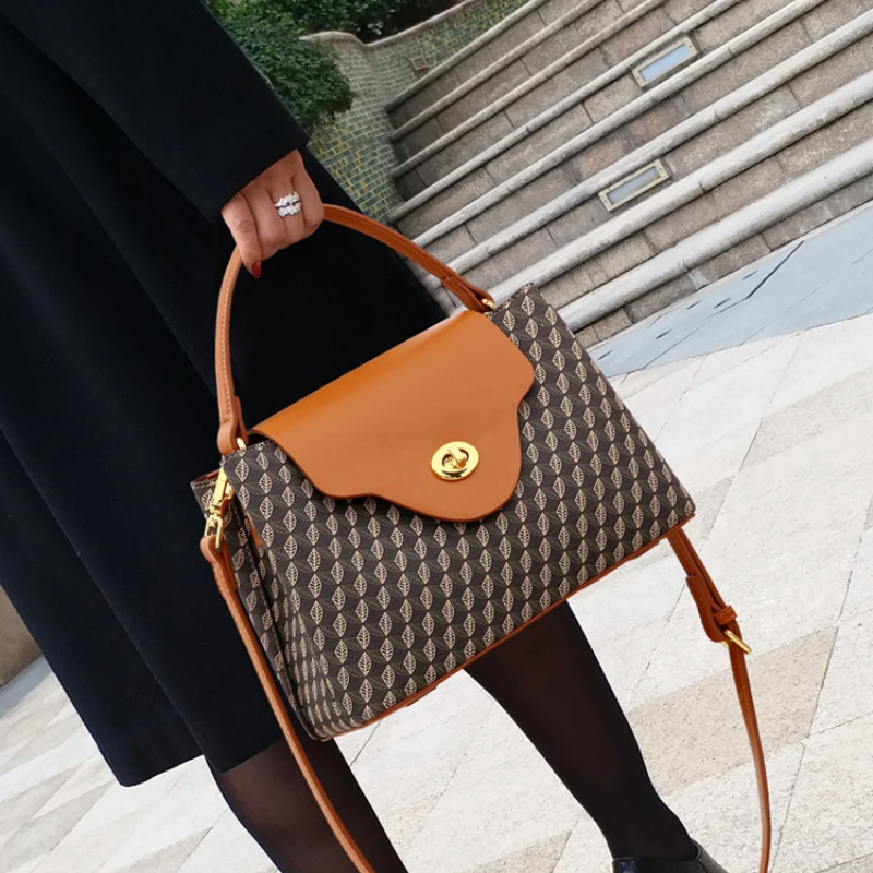 

Женская сумка, Новинка лета 2022, сумка-мессенджер, дизайнерская модная сумка на одно плечо, маленькая сумка, Высококачественная Изысканная ж...