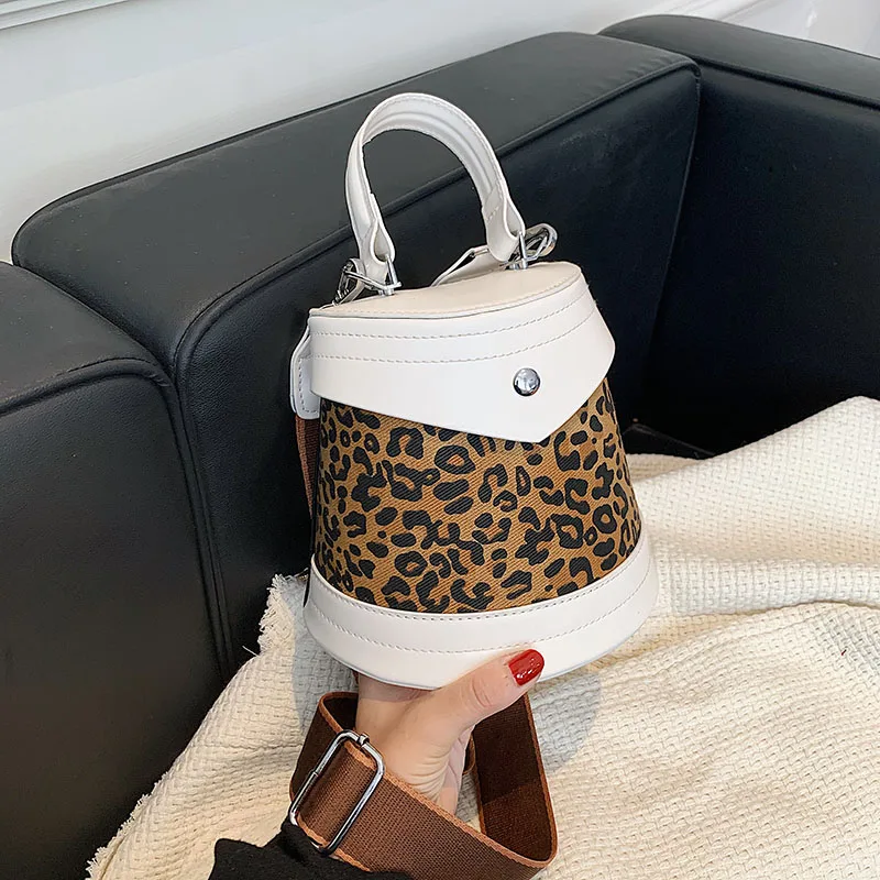 

2022 трендовая цветная сумка-мешок в стиле ретро с леопардовым принтом, высококачественные сумки на плечо для женщин, сумка через плечо из иск...