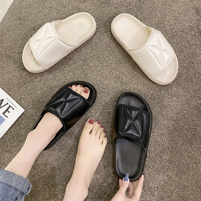 

Home Summer Thick Bottom Stepping on Shit Feeling Home Bathroom Soft Bottom Non-slip Deodorant Sandals and Slippers Women