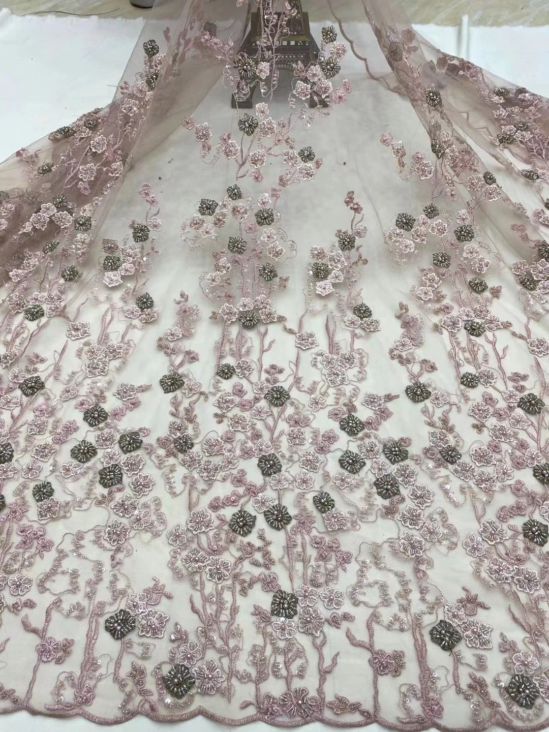 

Африканская ткань 5Y/ NE812 в новом стиле, Лидер продаж, высокое качество, роскошное Сетчатое кружево ручной работы с блестками и бусинами для с...