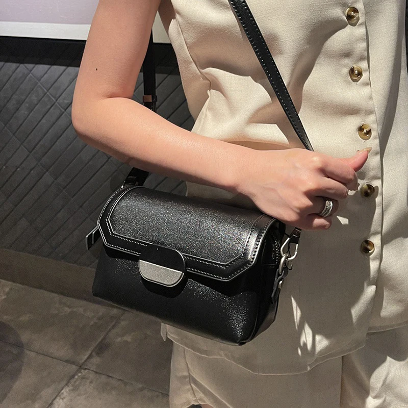 Кожаная женская сумка модная универсальная маленькая квадратная новинка 2024