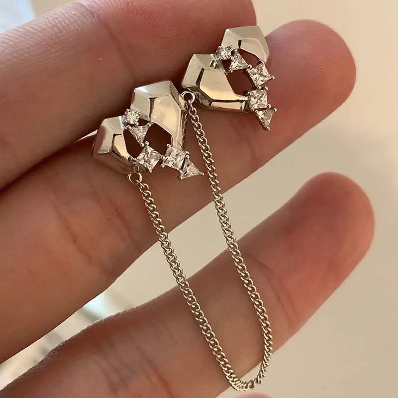 

2022 New Broken Love Asymmetry Metal Heart Rhinestone Earrings for Woman Sweet Cool Metal Chain Tassel Earring Jewelry Wholesale