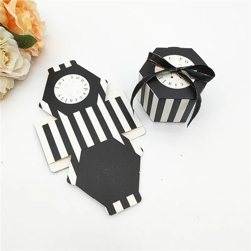 20/50 шт. коробка в черный горошек |