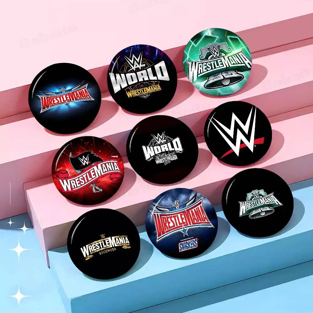 Фото Металлический значок-брошь W-WWE W-WrestleMania из жести с мягким креплением, на заказ, для головных уборов, сумок, лацканов №1