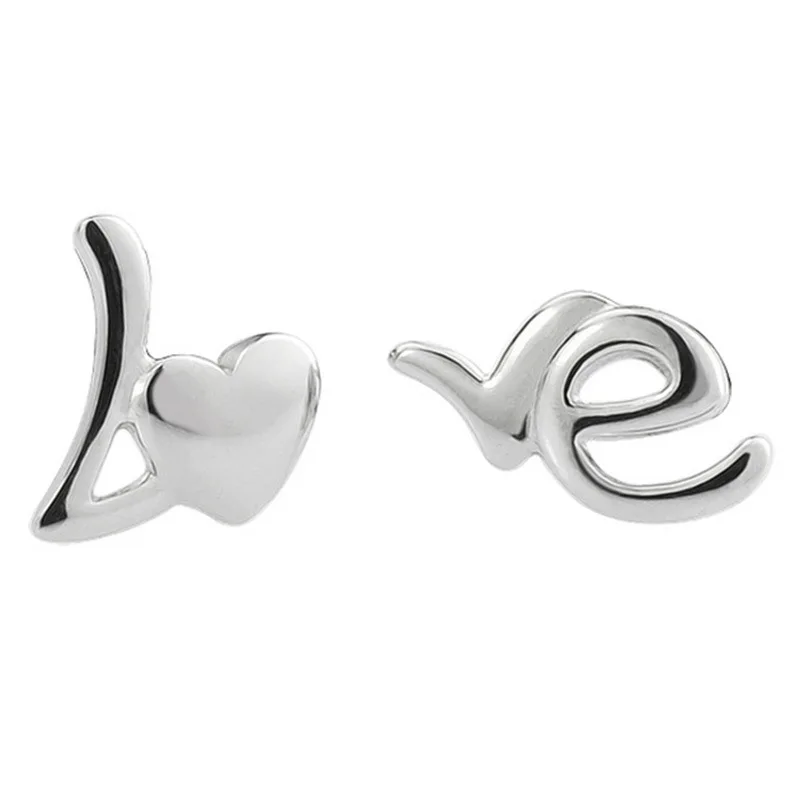 

Женские серьги-гвоздики с надписью «Love Word»