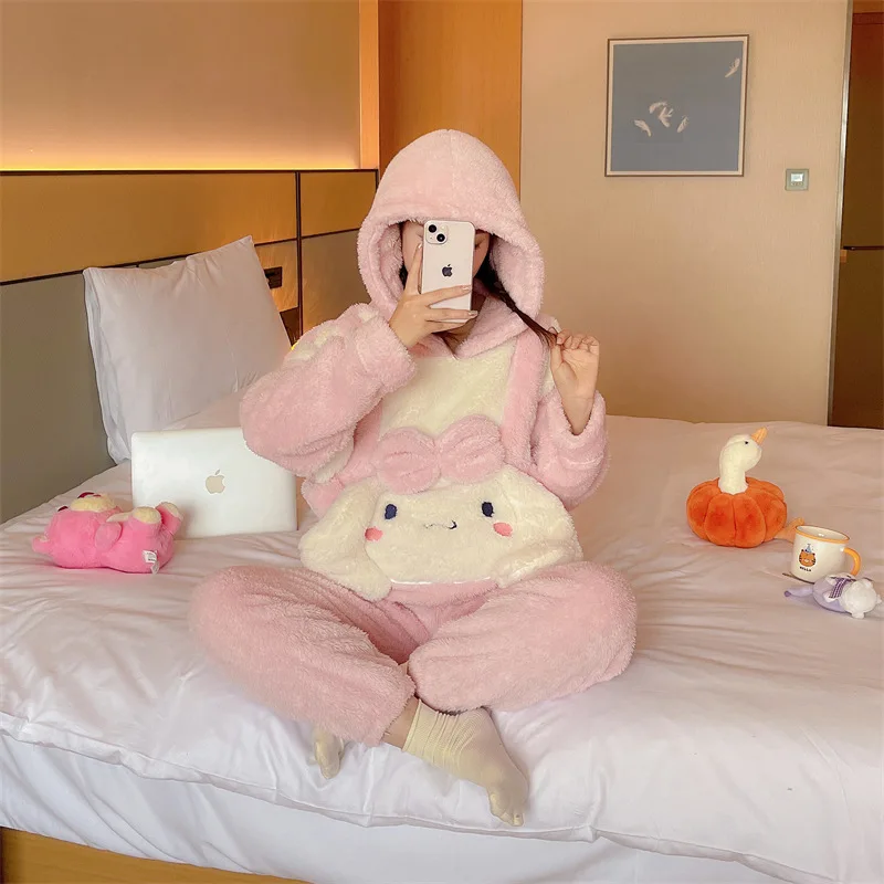 

Новая осенне-зимняя Пижама Sanrio, пижама Kuromi из кораллового бархата, кавайная Пижама Cinnamoroll плюс, бархатная утепленная фланелевая домашняя одежда