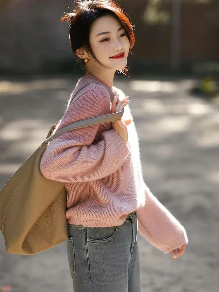 Женский вязаный пуловер с круглым вырезом и длинными рукавами