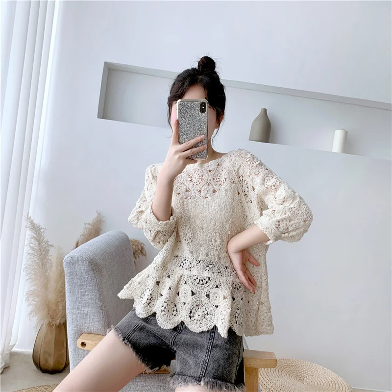 

2022fall Summer Chic Fashion Sexy Hollow Out T-shirts Women's Sweet Lace Slim Body Tops Female Loose Lantern Sleeves Tshirts
