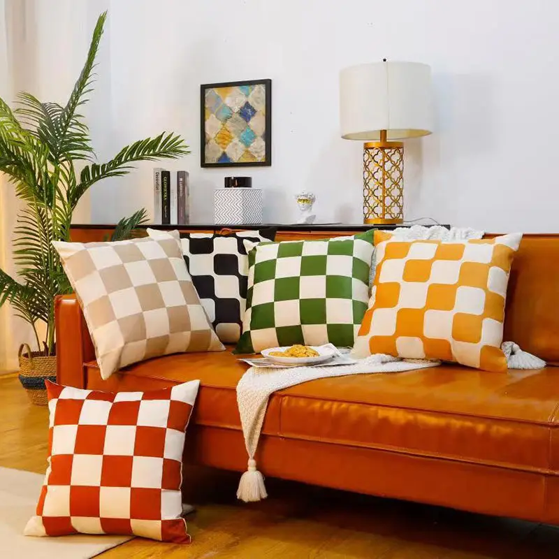 

Клетчатая подушка в форме лебедя