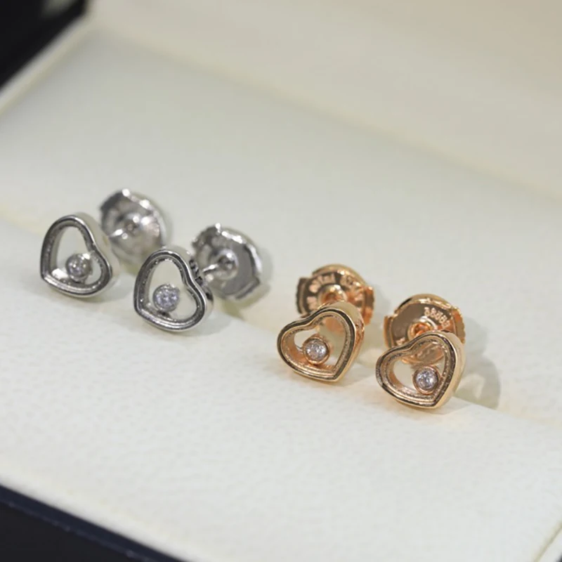 

Женские серьги-гвоздики из серебра 925 пробы, с маленьким сердцем