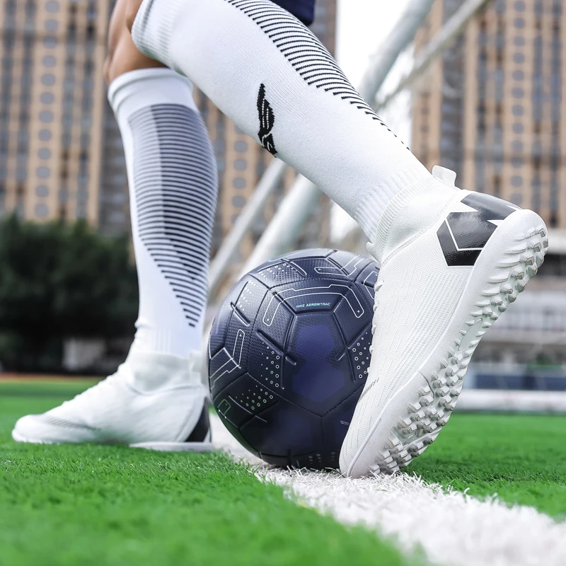 Soccer Shoes Football Boots Man's High Ankle Sneakers Men Outdoor Cleats Boots Long Spikes Soccer Shoes EUR35-45