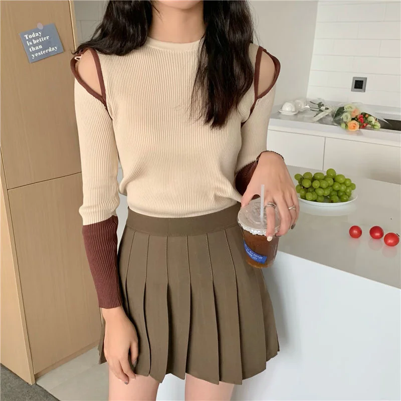 

Женский трикотажный топ с открытыми плечами и длинным рукавом