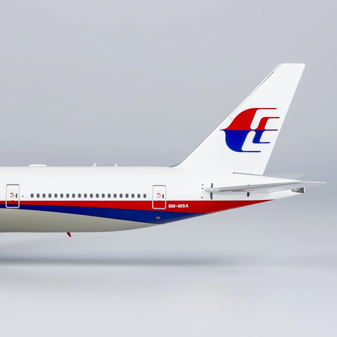 Коллекционный самолет из сплава подарок модель NG 1:400 Malaysia Airlines Boeing B777-300 литая под
