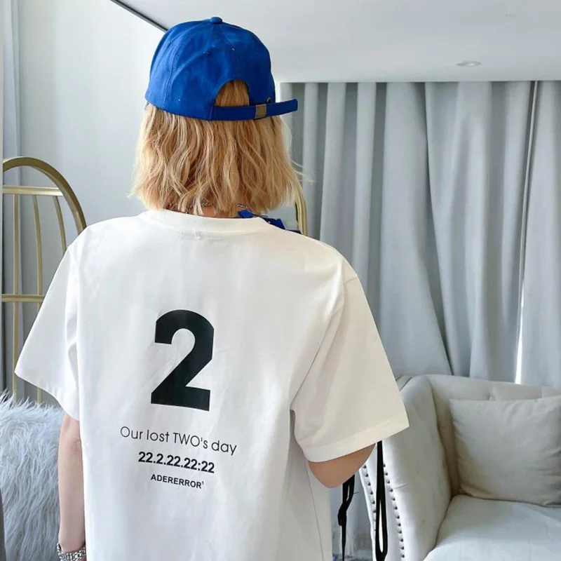 Женская футболка с коротким рукавом принтом в виде сердца |