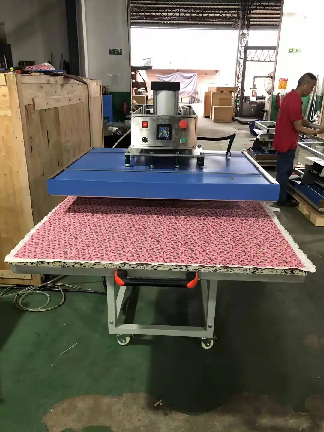 Низкая цена пневматическая одноплатная сублимационная печатная машина Doyan новый