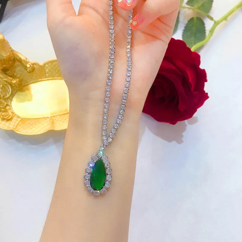 

Drop Cut Emerald Green Cubic Zirconia Pendant Necklace For Women Banquet Party Jewelry Fashion Necklace