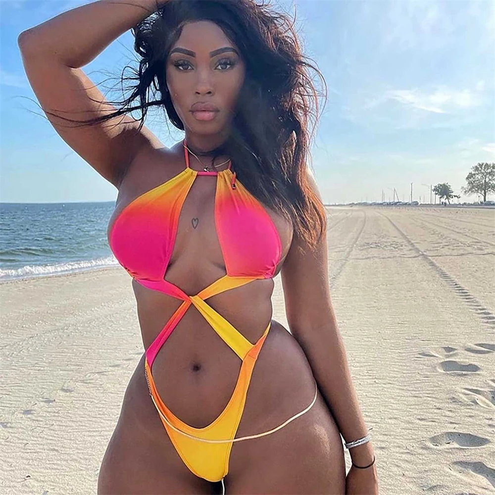 

Женский слитный купальный костюм с чашками пуш-ап и лямкой на шее