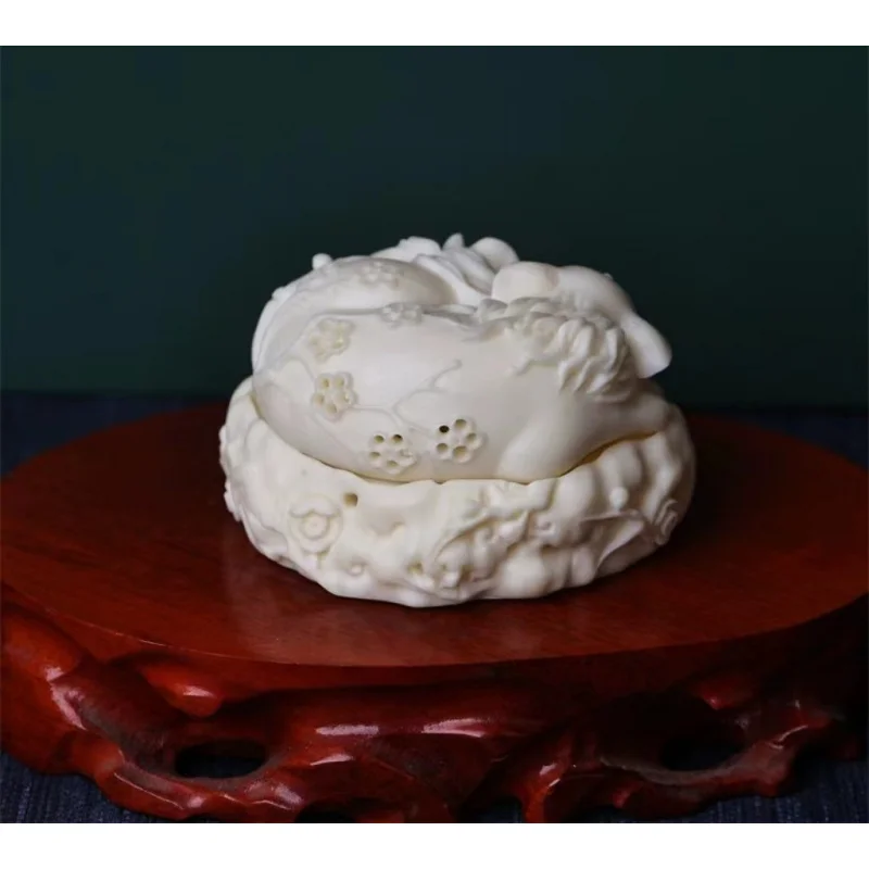 Резной орех цвета слоновой кости с девятью хвостами курильница лисой