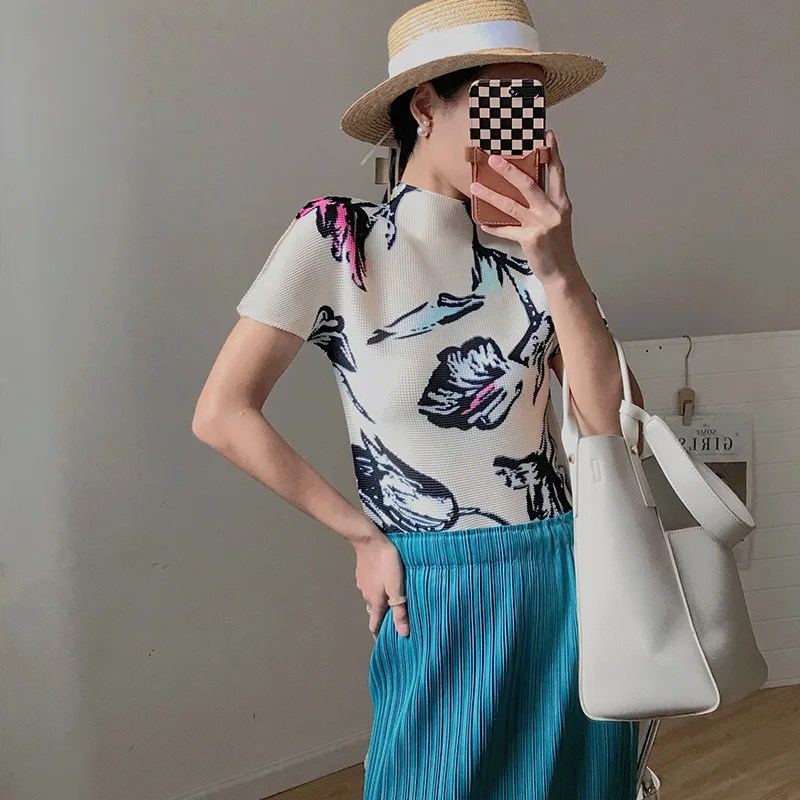 

Elegant Turtleneck Short Sleeve T-shirt Women Fashion Miyake Pleated Print Slim-Fitting Simple Slim Pullover Bottoming Shirt Top