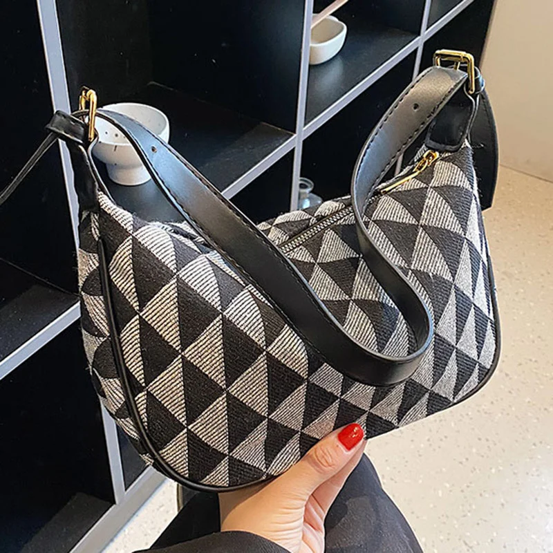 

2022 New Fashion Women Shoulder Bags Armpit Bags Half Moon Hobo Bags Designer Female Crossbody Bag Ladies Black Handbags Clutch