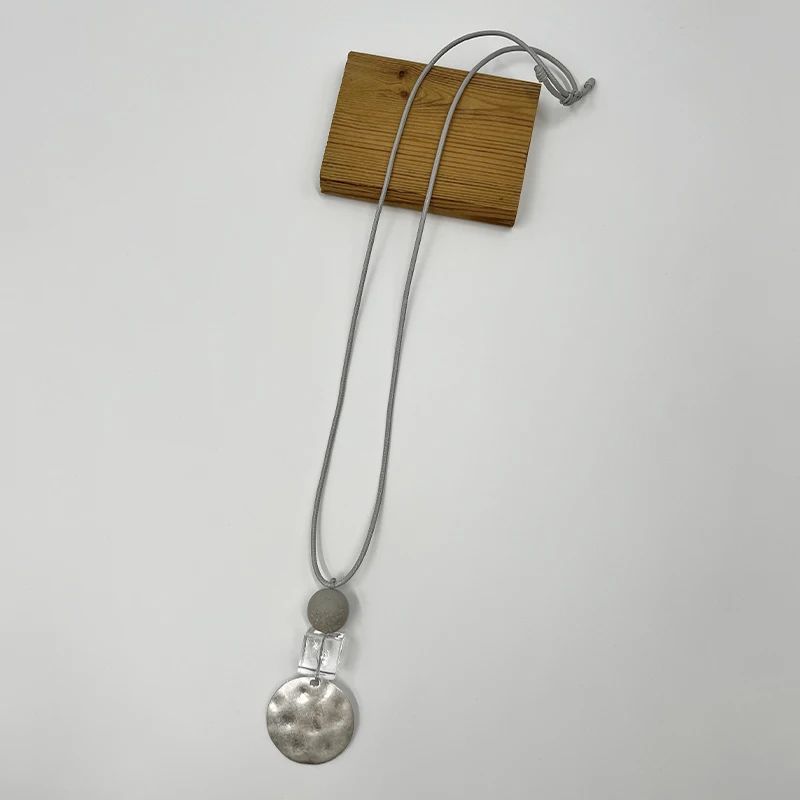 

Suekees Goth Fashion Jewelry Customized Sweater Chain Long Necklace Pendants Charms Stone Beads&Alloy Necklace Women Accessories