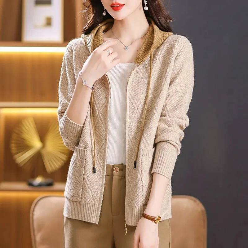 Свитер с капюшоном весна-осень пальто для мам среднего возраста новинка 2024