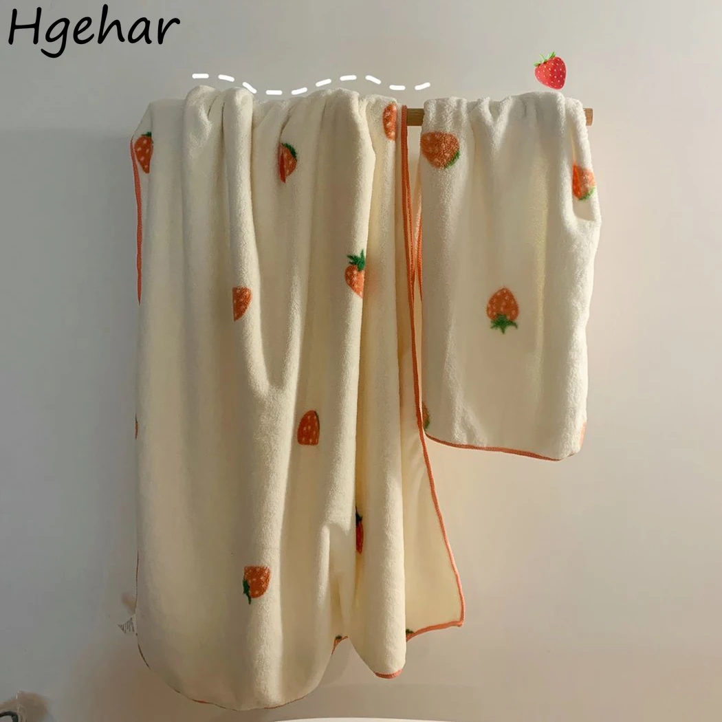 

Strawberry Printed Super Large Fast Drying Bath Towel Ins Sweet Coral Fleece Plush Bathroom Beach Blanket Shower Swimming Soft