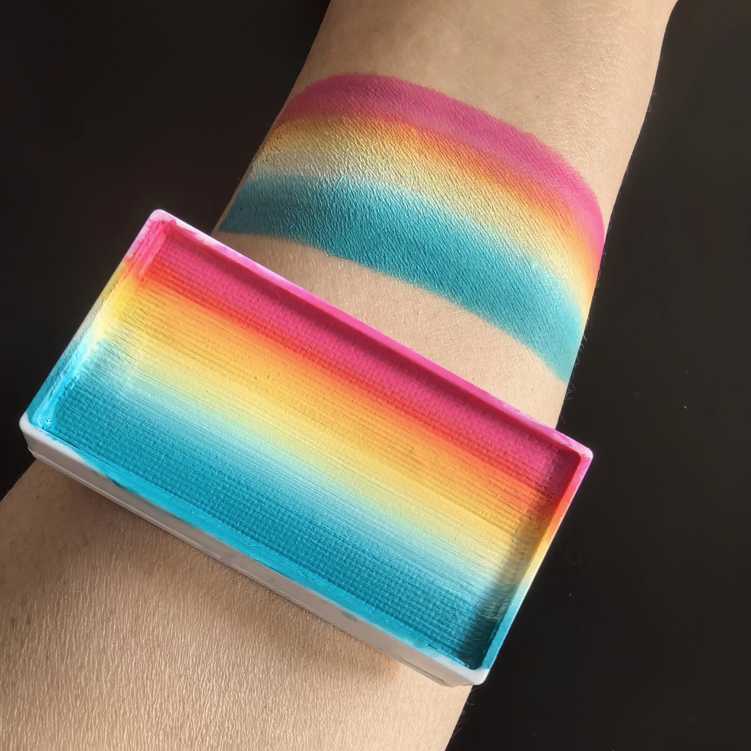 Водорастворимый краситель на водной основе для тела 20 г