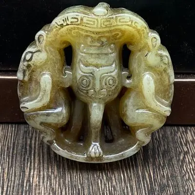 

Изысканный нефритовый старинный зверь