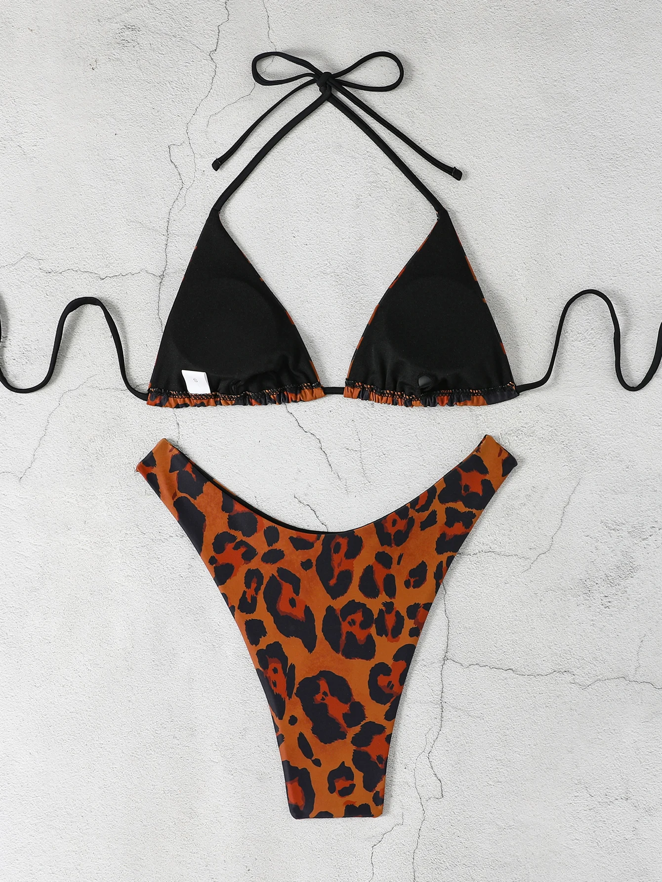 Треугольные сексуальные стринги с лямкой на шее бикини 2025 женские купальник