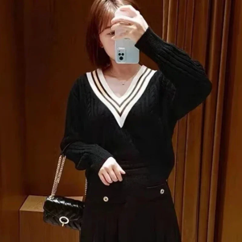 

2023 Early Autumn V-neck Long-sleeved Knitted Pullover Women