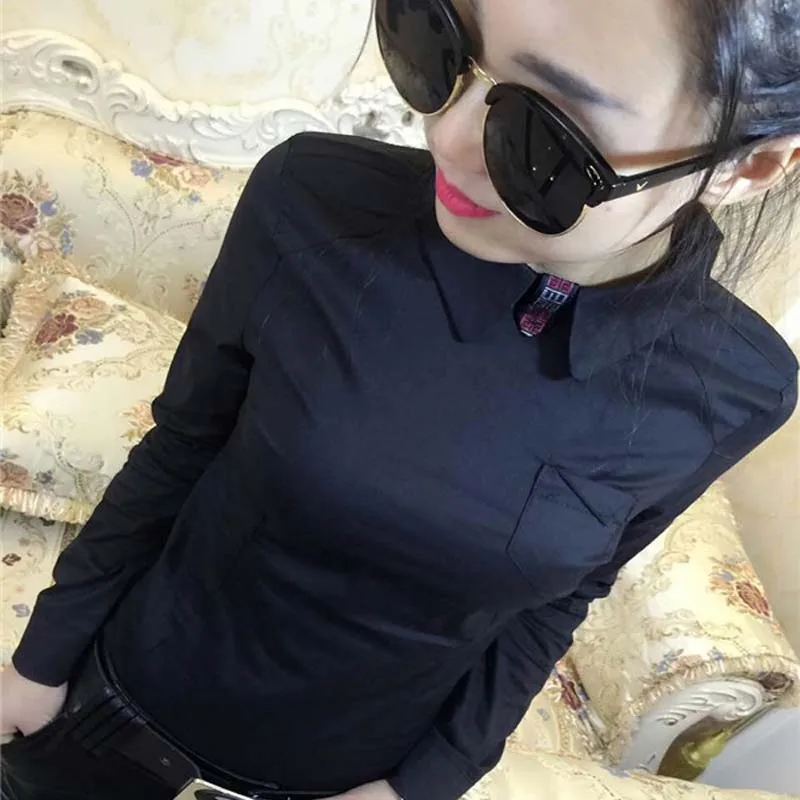 Ozhouzhan новинка осени 2023 рубашка с кукольным воротником облегающая модная