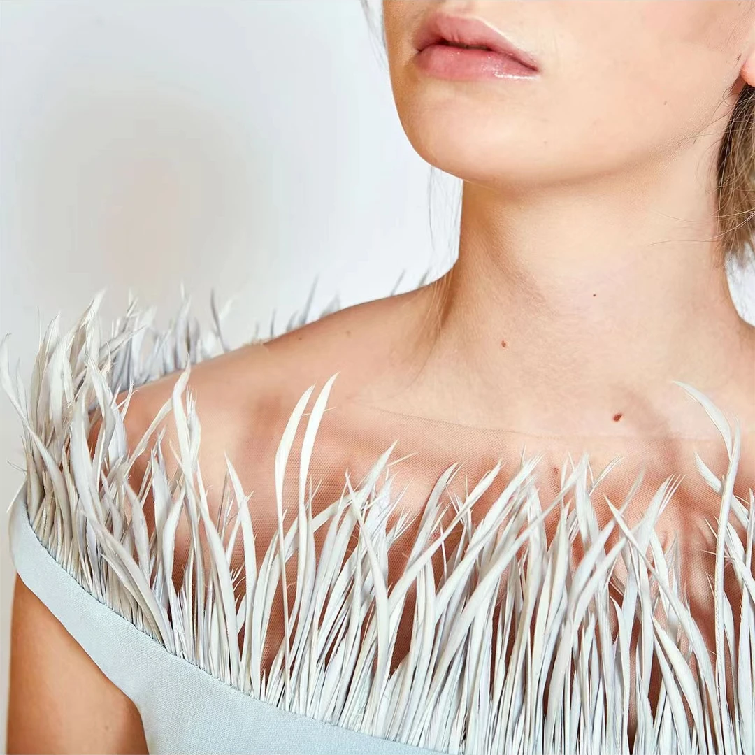 

2 метра красочных обрезных гусиных перьев, лента с бахромой 6-8 дюймов, украшение для одежды, платья, поделки, шлейфы, сделай сам, маска для кос...