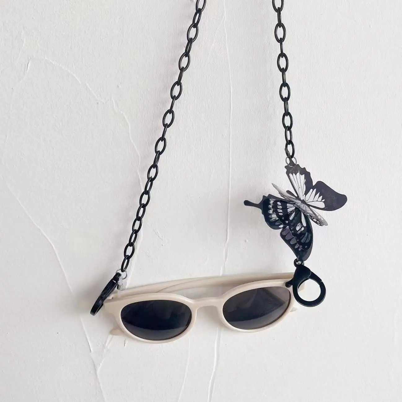 Новый стиль ins простая мультяшная бабочка черный акриловый шнурок ожерелье очки