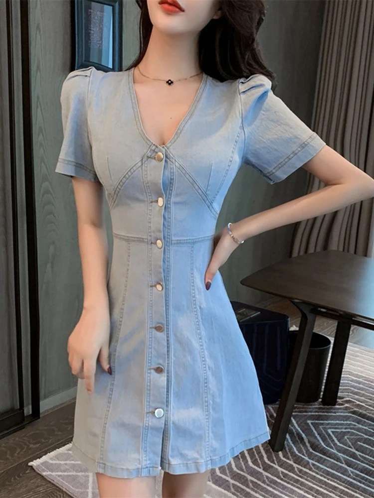 

Новое корейское модное летнее женское Короткое платье из джинсовой ткани, повседневное винтажное пикантное облегающее мини-платье с V-образным вырезом, Пляжная уличная одежда, женские платья