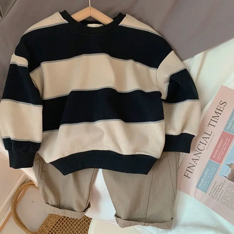 

2022 Korean version of the autumn new boys and girls fashion sweater kids baby hedging striped long-sleeved shirt