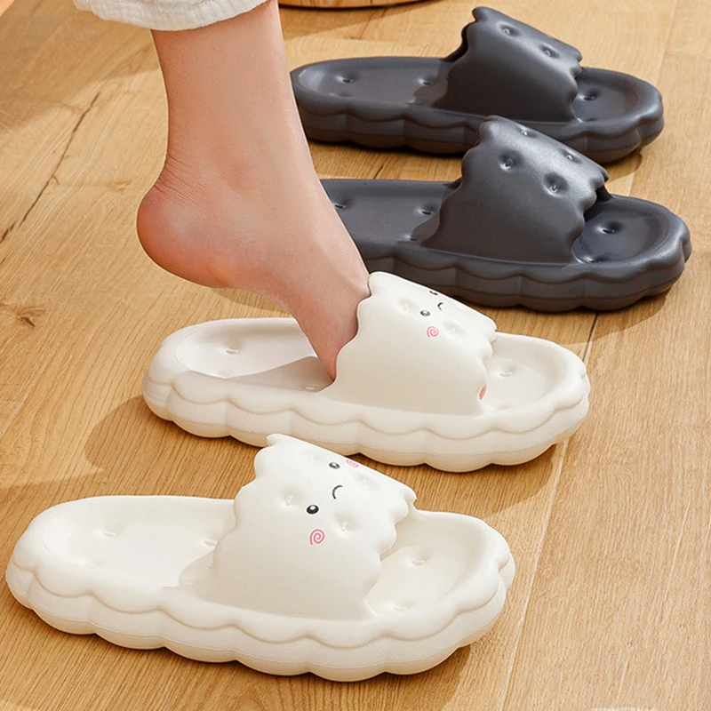 Cute Cloud Design Women Slippers Summer Cartoon Shape Women Slides Outdoor Soft Non Slip Bathroom Slippers Men Platform Shoes