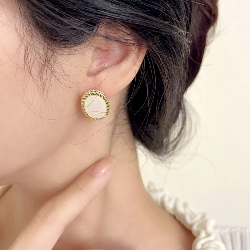 S925 Серебряная игла искусственная кожа овальной формы для одежды в уличном стиле