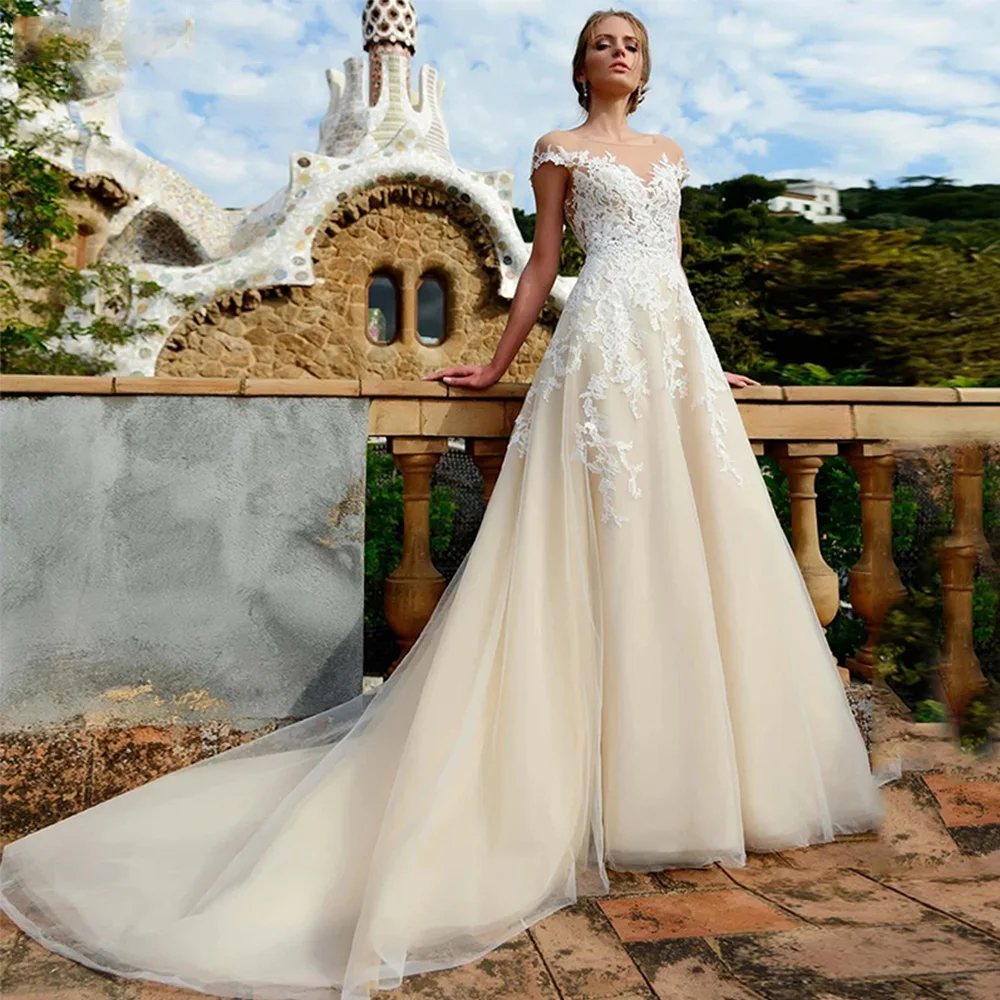 

Женское свадебное платье It's yiiya, белое фатиновое платье-трапеция с короткими рукавами, круглым вырезом, открытой спиной и аппликацией в стил...