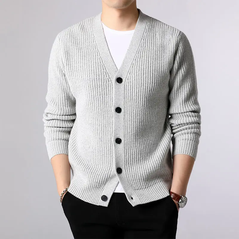 

2022 Men's Wear Knitted Sweater Loose V-neck Single-breasted Solid Color Knitted Cardigan Coat Fashion Brand Spring Autumn L16