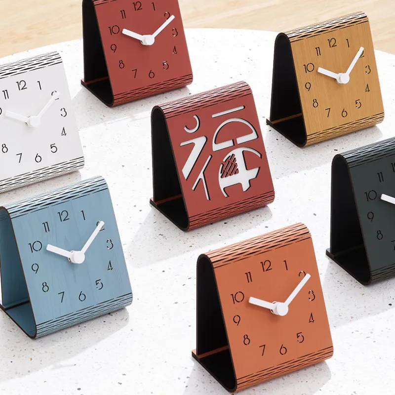 

Офисные настольные украшения для гостиной, аксессуары для дома, Декоративные Винные часы, светлые роскошные часы