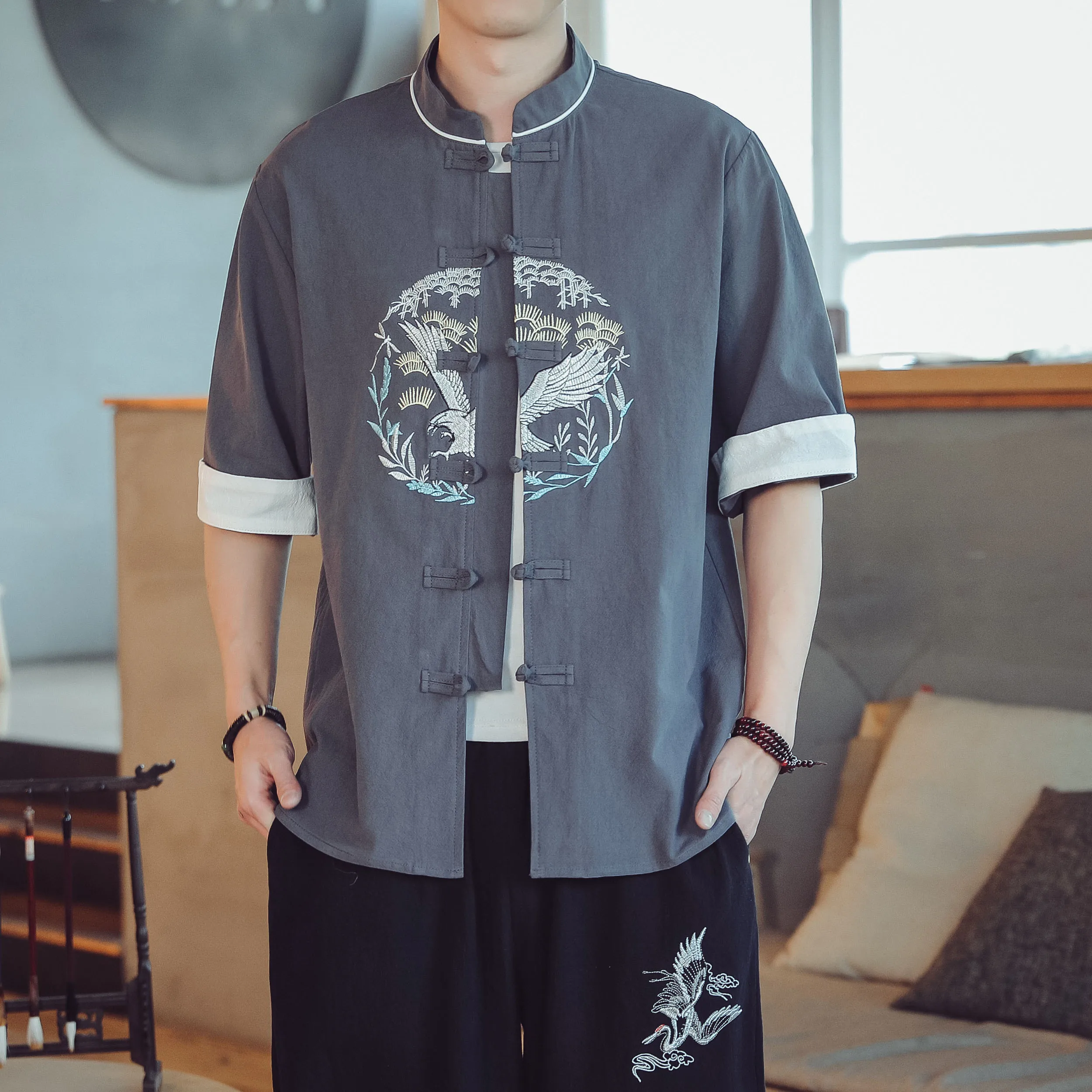 

Рубашка мужская с вышивкой, х/б, с воротником-стойкой и короткими рукавами